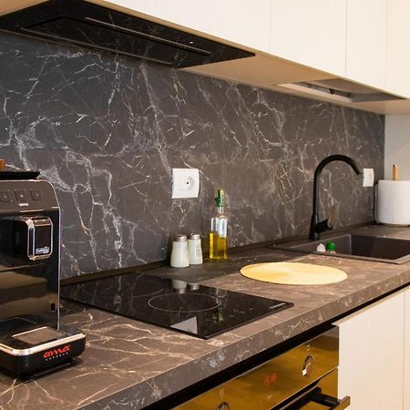 Luxury Rooftop 23 Bed and Breakfast Tirana Eksteriør billede