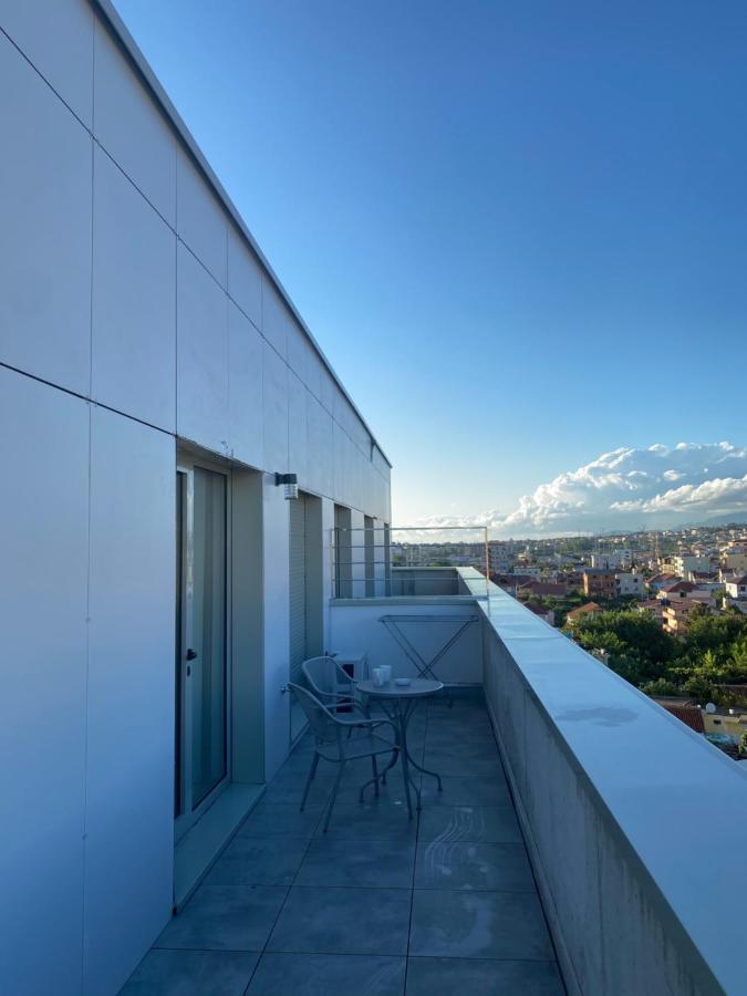 Luxury Rooftop 23 Bed and Breakfast Tirana Eksteriør billede