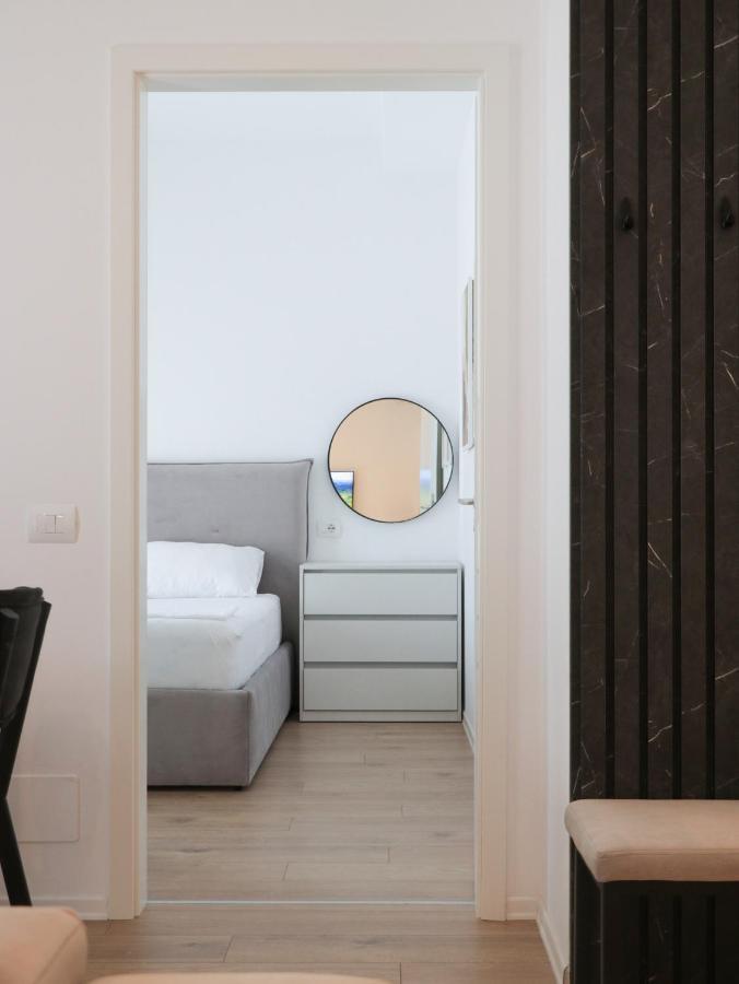Luxury Rooftop 23 Bed and Breakfast Tirana Eksteriør billede
