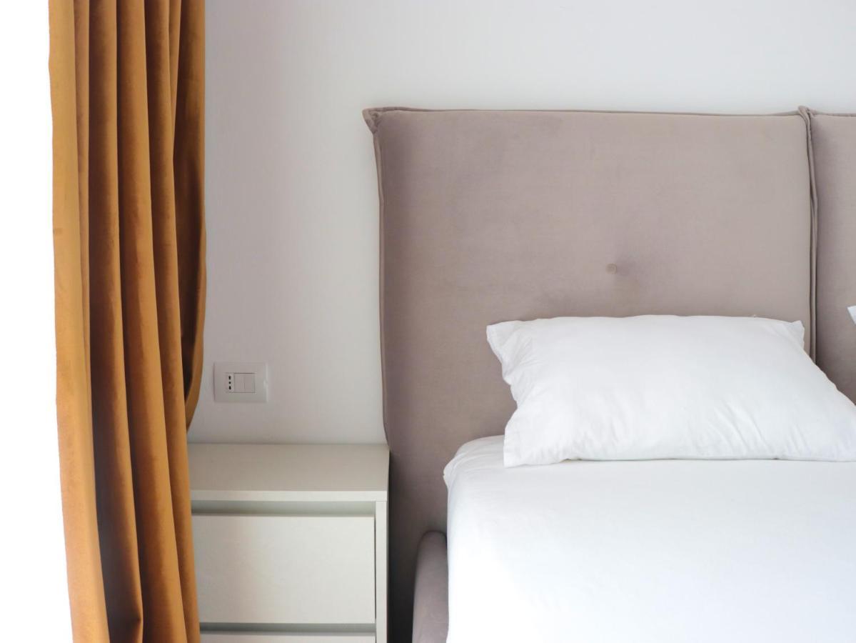 Luxury Rooftop 23 Bed and Breakfast Tirana Eksteriør billede