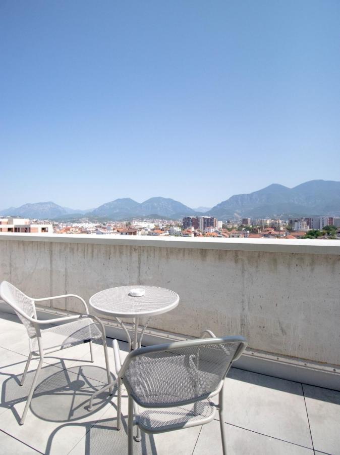 Luxury Rooftop 23 Bed and Breakfast Tirana Eksteriør billede