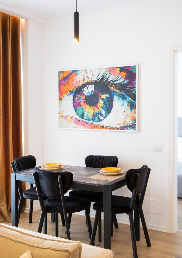 Luxury Rooftop 23 Bed and Breakfast Tirana Eksteriør billede