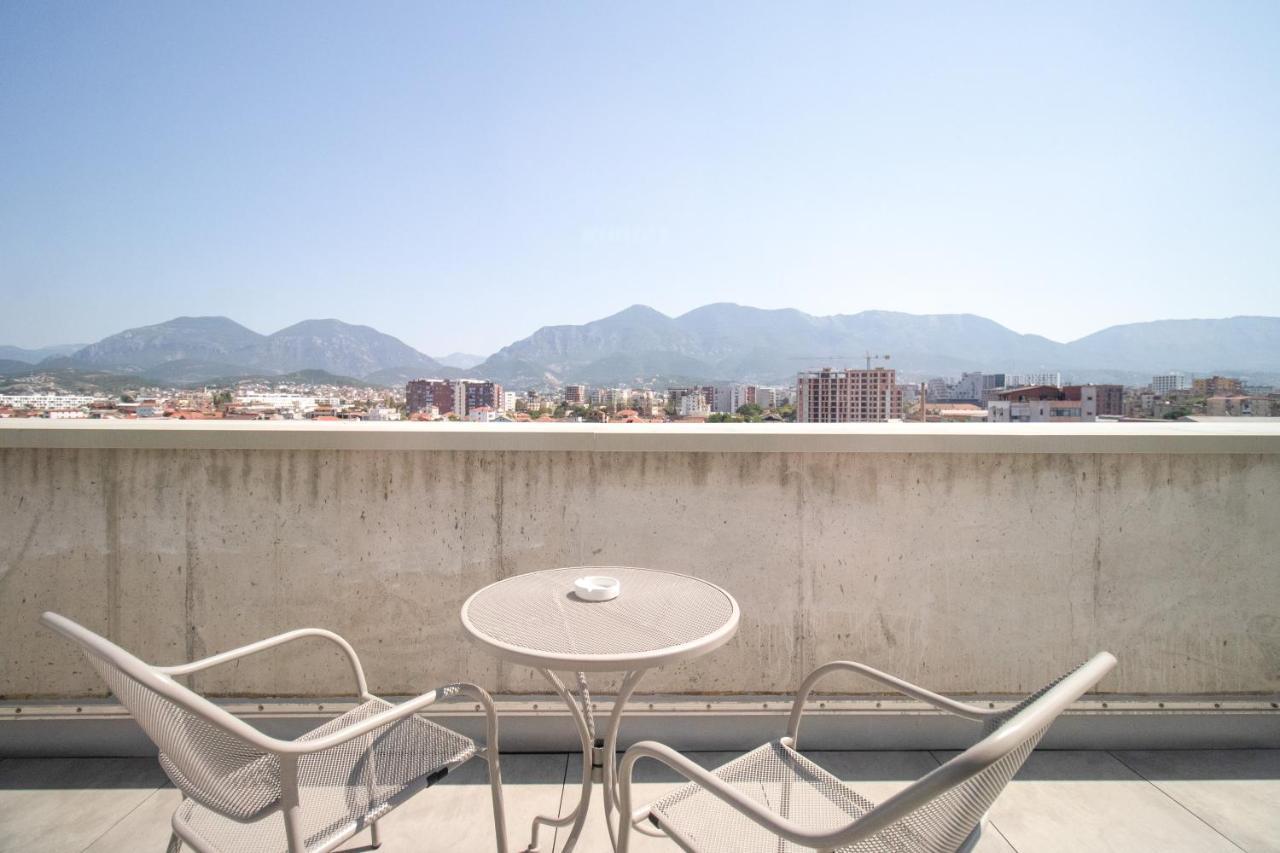 Luxury Rooftop 23 Bed and Breakfast Tirana Eksteriør billede