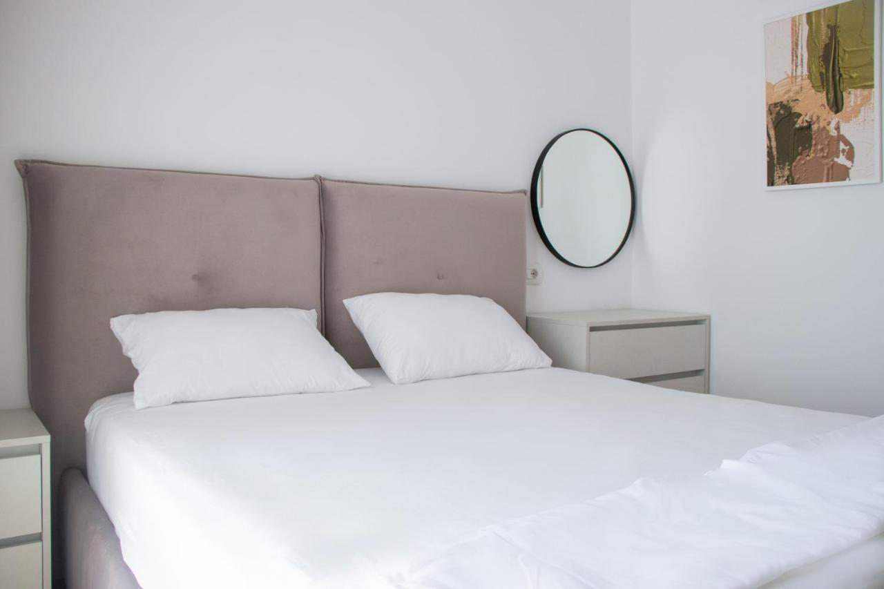 Luxury Rooftop 23 Bed and Breakfast Tirana Eksteriør billede
